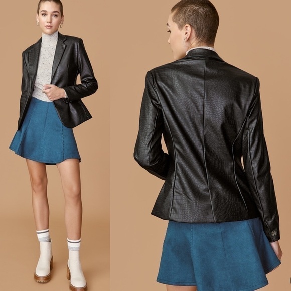 Francesca's Collections Jackets & Blazers - Francesca’s Xoe Snake Embossed Vegan Leather Black Blazer New With Tags